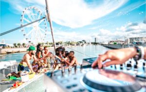 Epic Bachelor Party Boat Rental in Fort Lauderdale – Celebrate on the Water!